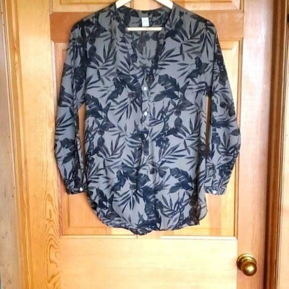 Old Navy Graphic Jungle Leaves V-neck Buttoned LS Army Green Sz. S Tunic Blouse - Picture 1 of 7